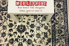 Trouverez-vous le téléphone sur ce tapis?